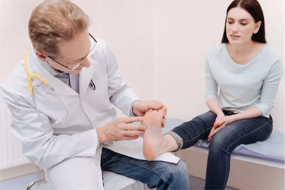 Measuring VCSS by thoroughly evaluating a patient's foot