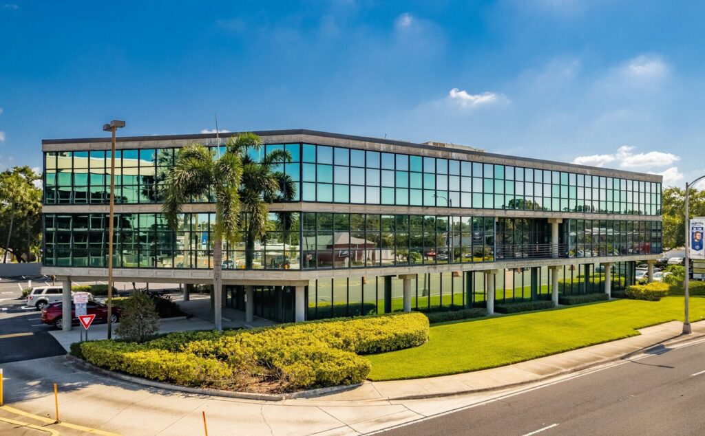 Exterior of the UVVC South Tampa clinic on Kennedy Boulevard
