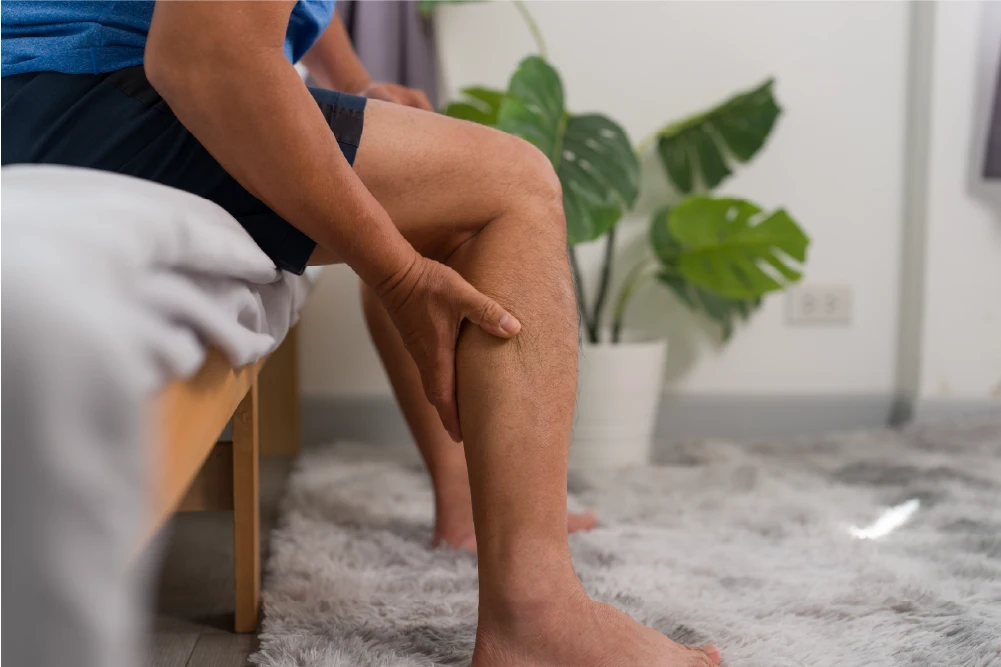 Drinking alcohol can cause leg pain